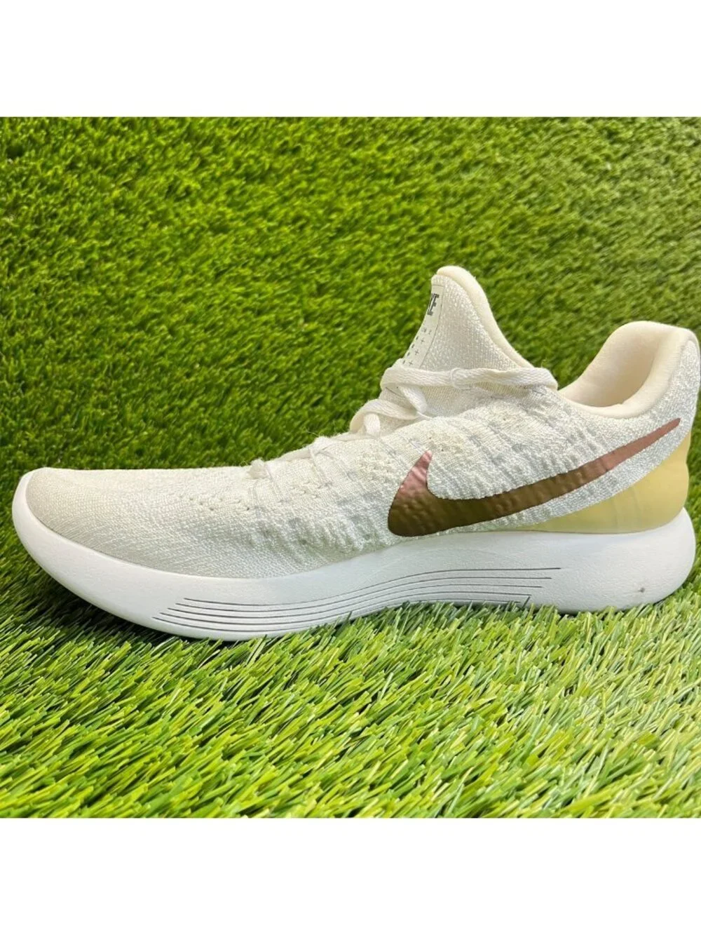 Nike LunarEpic Low Flyknit 2 X Plore Womens Size 11 White Running Shoes Sneakers